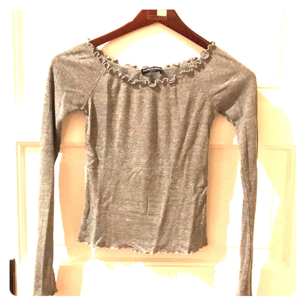 Brandy Melville long sleeve grey tee.